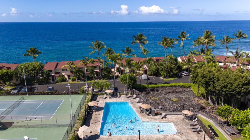 keauhou surf & racquet aerial with shoreline