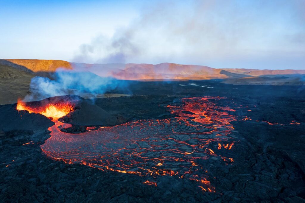 hawaii lava zones: hawaii volcano national park lava crater