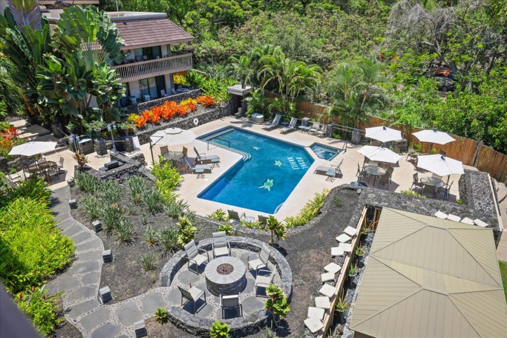 royal kahili pool